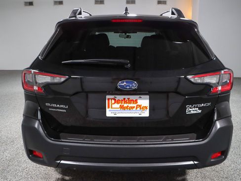 Used 2024 Subaru Outback Premium AWD/4WD image 8