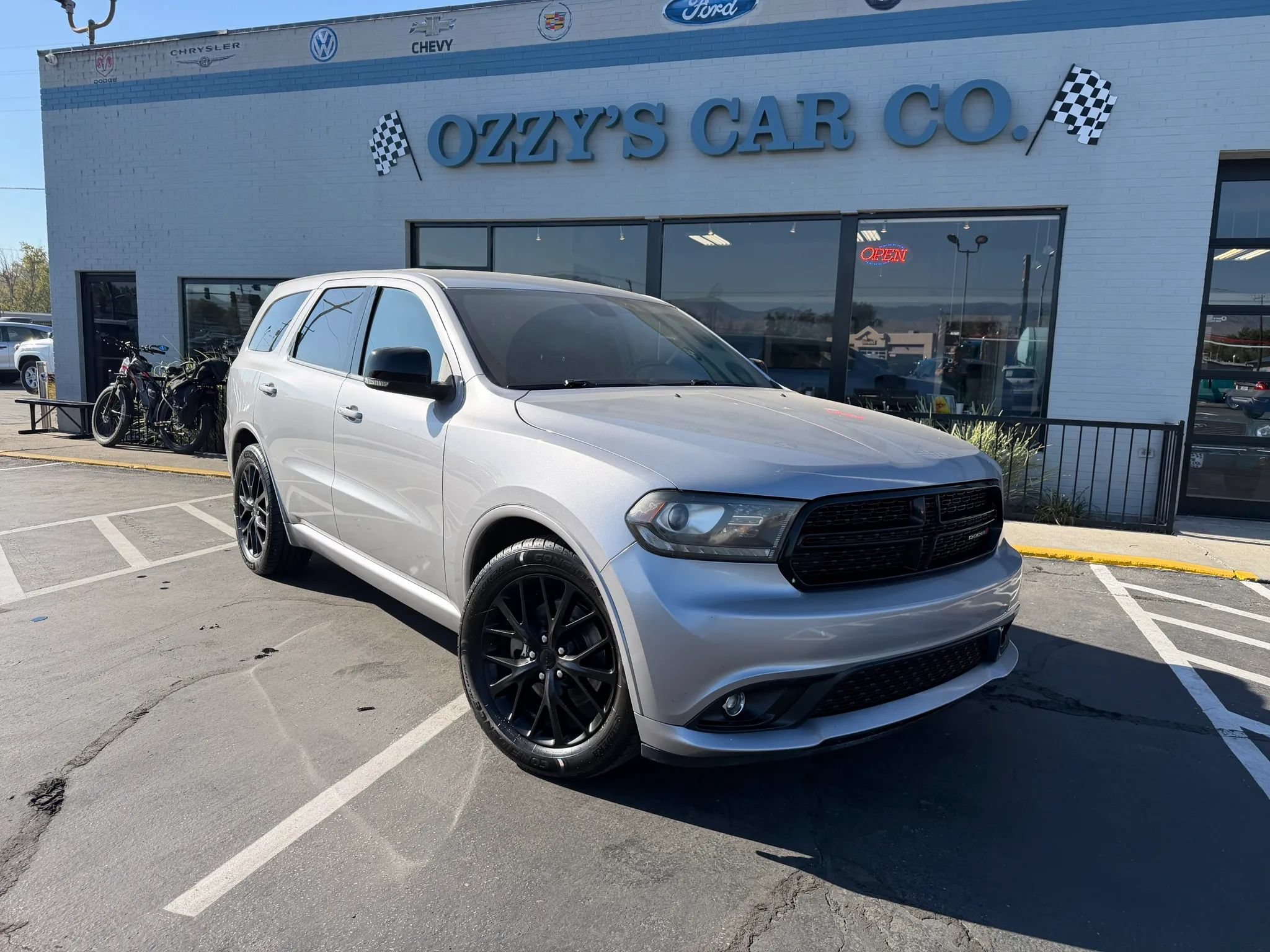 Used 2015 Dodge Durango R/T w/ Blacktop Package RWD image 2
