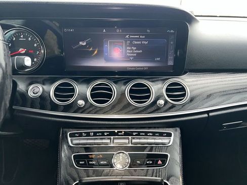 Used 2019 Mercedes-Benz E 300 4MATIC image 29