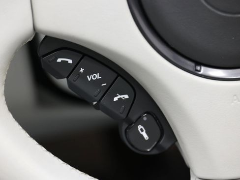 Used 2014 Aston Martin Vanquish Volante RWD image 31