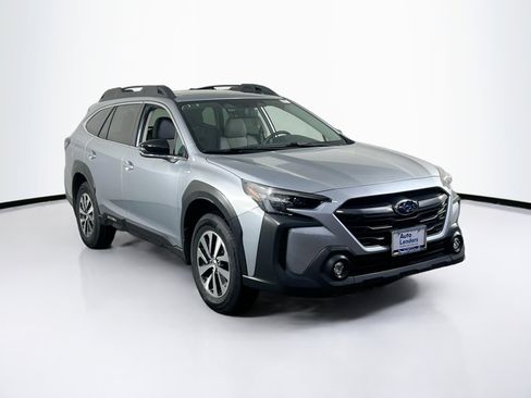 Used 2023 Subaru Outback Premium AWD/4WD image 3