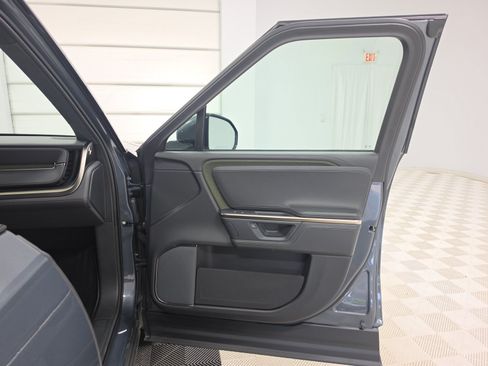 Used 2025 Rivian R1S Adventure AWD/4WD image 18