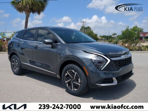 New 2025 Kia Sportage LX image 2