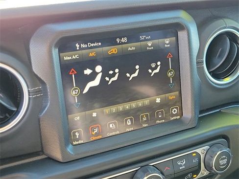 Used 2022 Jeep Wrangler Unlimited Sahara image 23