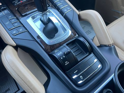 Used 2015 Porsche Cayenne Diesel image 36