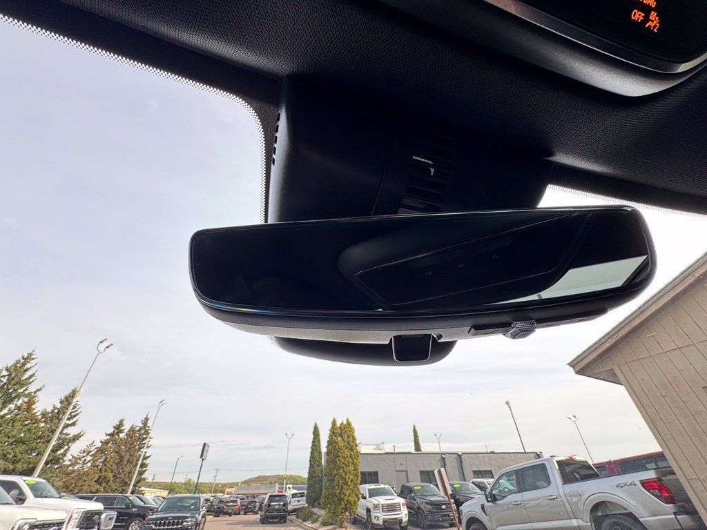 Used 2024 Chevrolet Traverse RS AWD/4WD image 30