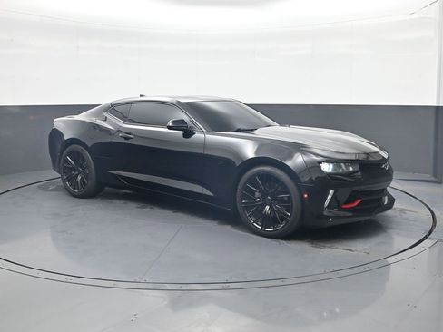 Used 2018 Chevrolet Camaro LT image 1