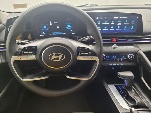 Used 2024 Hyundai Elantra SEL FWD image 22