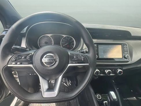 Used 2020 Nissan Kicks S FWD image 30