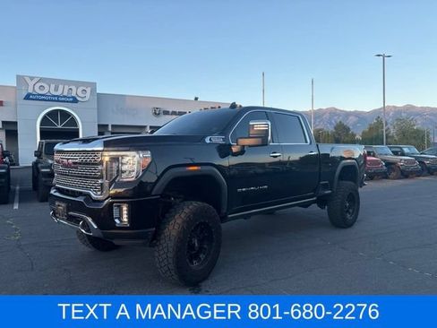 Used 2023 GMC Sierra 3500 Denali w/ Denali Black Diamond Edition AWD/4WD image 2