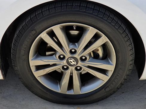 Used 2018 Hyundai Elantra Value Edition FWD image 30