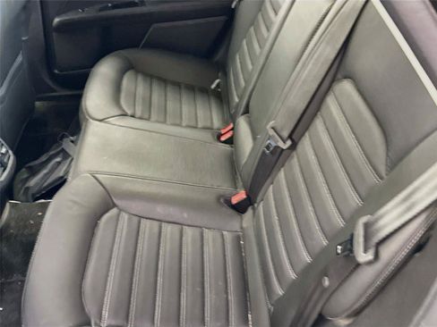 Used 2016 Ford Fusion SE w/ Equipment Group 202A FWD image 5