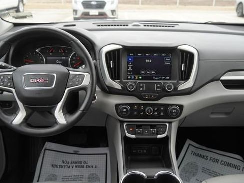 Used 2024 GMC Terrain SLT image 14