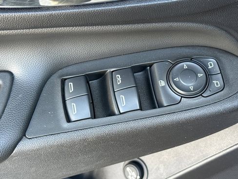 Used 2021 Chevrolet Equinox LT AWD/4WD image 11