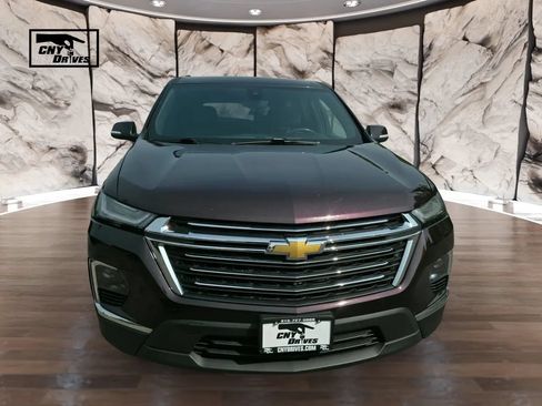 Used 2022 Chevrolet Traverse LT AWD/4WD image 2