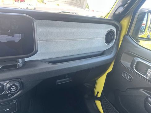 Used 2024 Jeep Wrangler Unlimited Sport AWD/4WD image 14