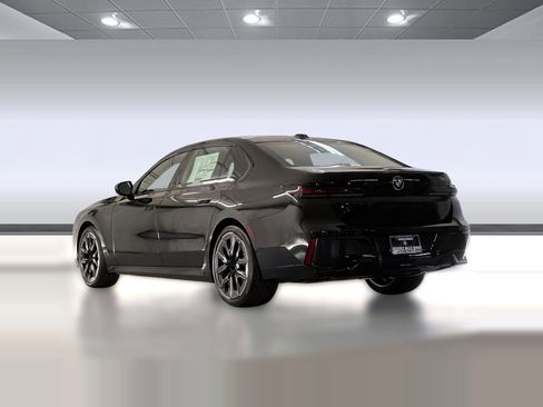 New 2026 BMW 740i image 3