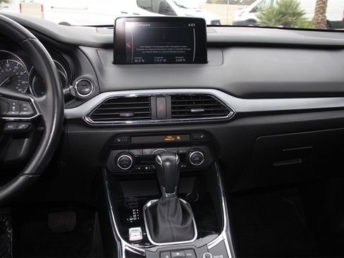 Used 2018 MAZDA CX-9 Touring image 15