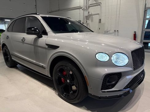 Used 2022 Bentley Bentayga AWD/4WD image 3