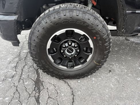 New 2026 Ford F250 Platinum w/ Tremor Off-Road Package AWD/4WD image 11
