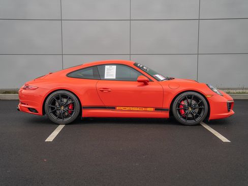 Used 2019 Porsche 911 Carrera S image 8