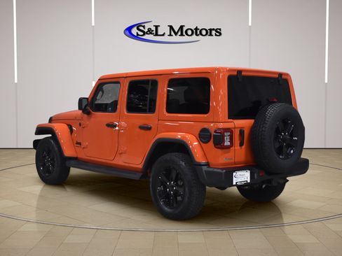 Used 2023 Jeep Wrangler Unlimited Sahara AWD/4WD image 5