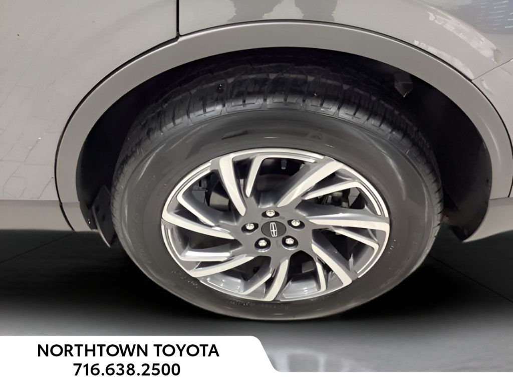 Used 2023 Lincoln Corsair AWD image 19
