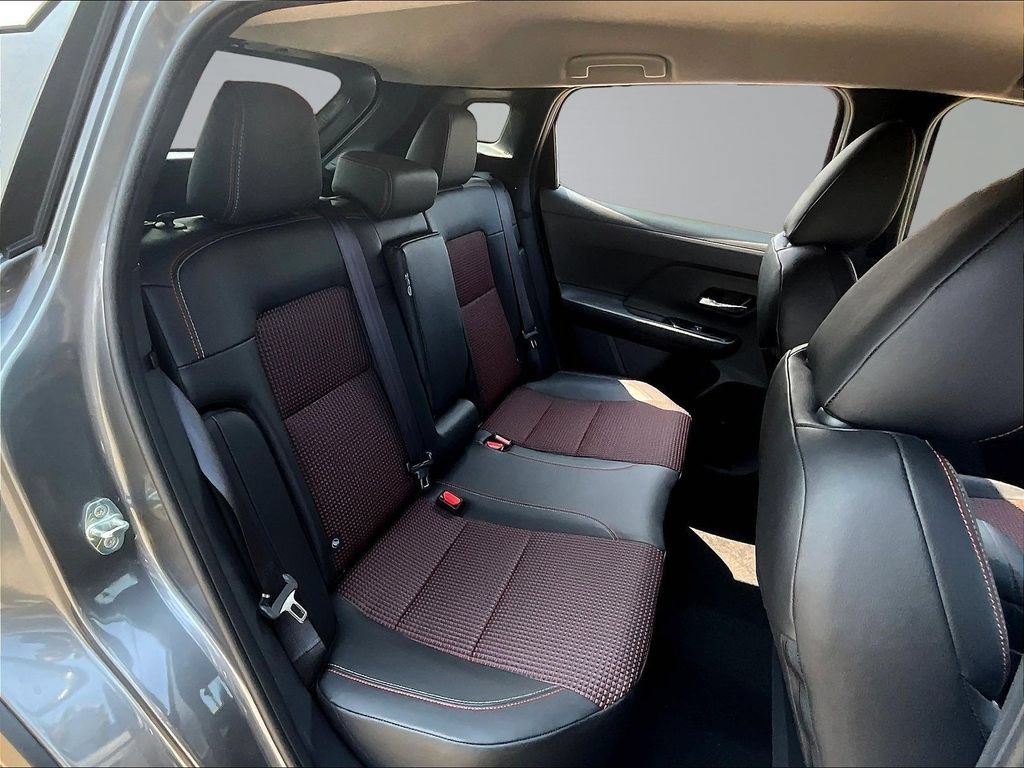 Used 2026 Nissan Kicks SR FWD image 10