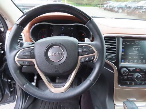 Used 2016 Jeep Grand Cherokee Summit w/ Platinum Series Group AWD/4WD image 17