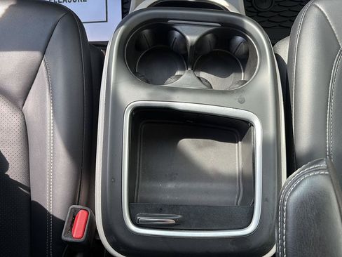 Used 2024 Chrysler Pacifica Limited FWD image 20