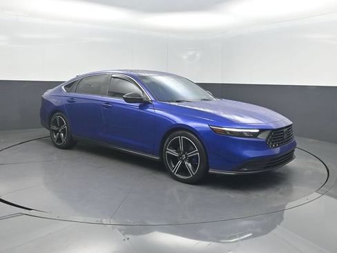 Used 2025 Honda Accord Sport image 29