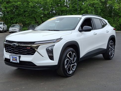New 2026 Chevrolet Trax RS w/ Sunroof Package FWD image 10
