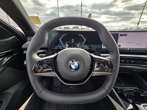 Used 2024 BMW 530i image 13