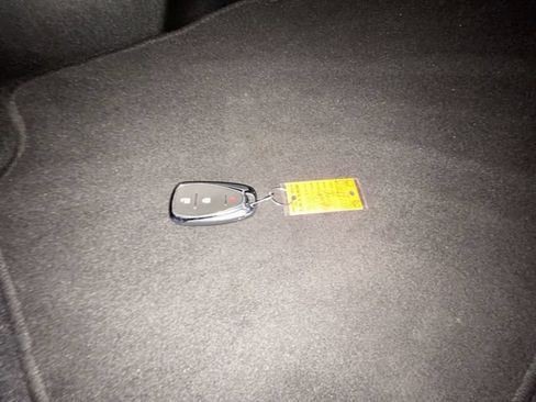 Used 2020 Chevrolet Equinox LS FWD image 29