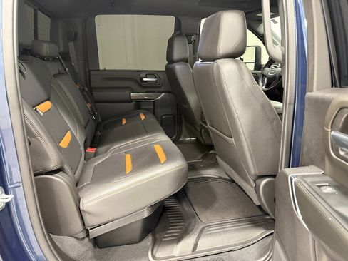 Used 2023 GMC Sierra 2500 AT4 image 33