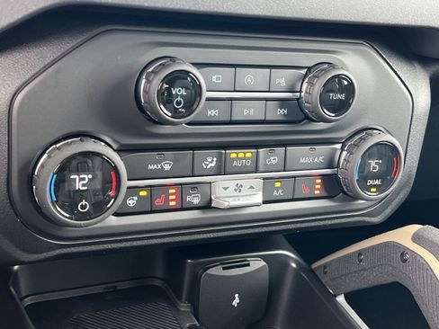 New 2026 Ford Bronco Badlands AWD/4WD image 20