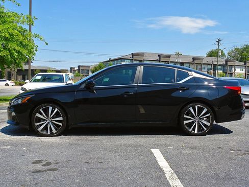 Used 2020 Nissan Altima 2.5 SR w/ Premium Package FWD image 6