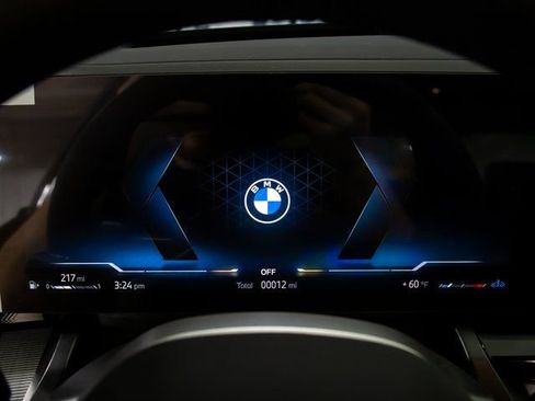 Used 2026 BMW 530i xDrive w/ M Sport Package AWD/4WD image 17