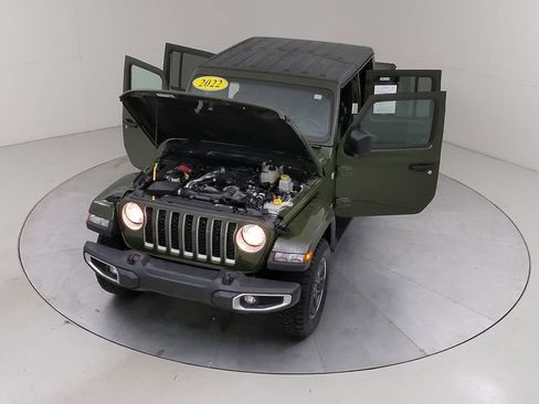 Used 2022 Jeep Gladiator Overland w/ Dual Top Group AWD/4WD image 44
