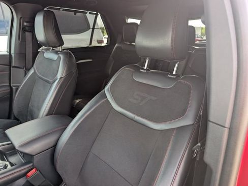 Used 2025 Ford Explorer ST AWD/4WD image 10