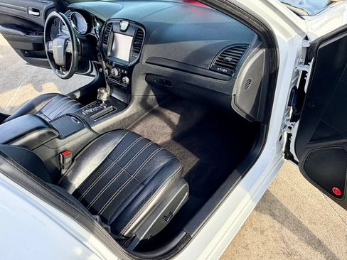 Used 2013 Chrysler 300 S RWD image 31