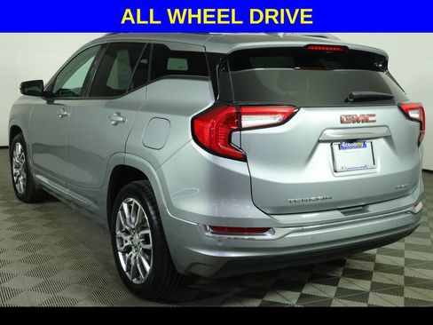 Used 2023 GMC Terrain Denali w/ Denali Premium Package AWD/4WD image 5