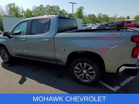 Used 2023 Chevrolet Silverado 1500 LT AWD/4WD image 7