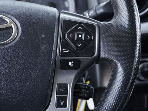 Used 2018 Toyota Tacoma SR5 image 21