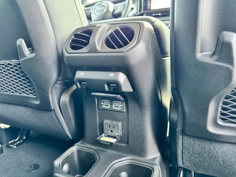 New 2026 Jeep Wrangler Unlimited Rubicon AWD/4WD image 13