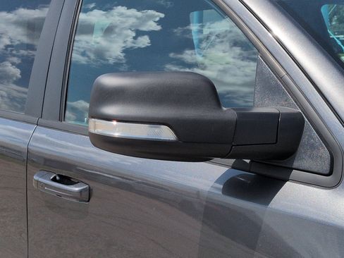 Used 2022 RAM 1500 Laramie AWD/4WD image 10