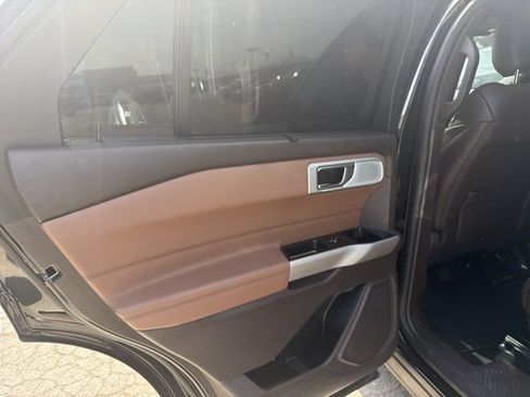 Used 2023 Ford Explorer King Ranch w/ Technology Package RWD image 22