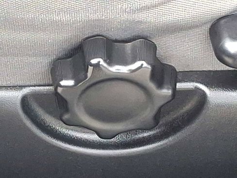 Certified 2018 Toyota Tacoma SR5 image 29