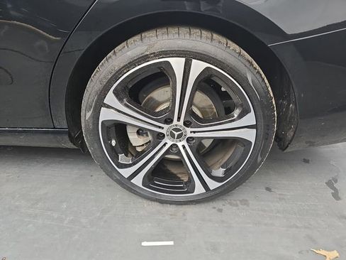 Used 2025 Mercedes-Benz C 300 Sedan image 17