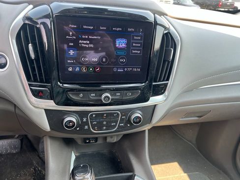 Used 2020 Chevrolet Traverse LT w/ LT Premium Package AWD/4WD image 12